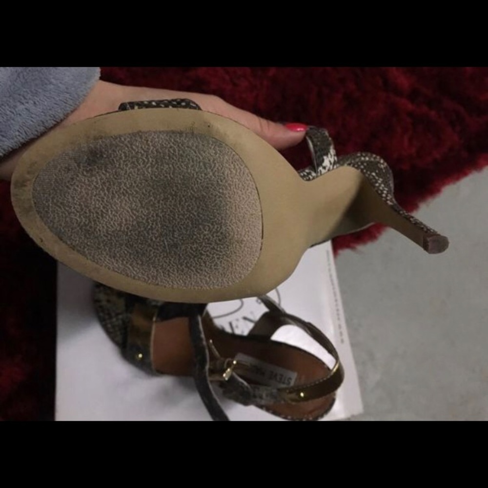 Shoes - Picture 2 of 4